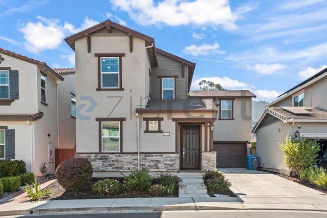 Building Photo - 1310 Qualteri Wy