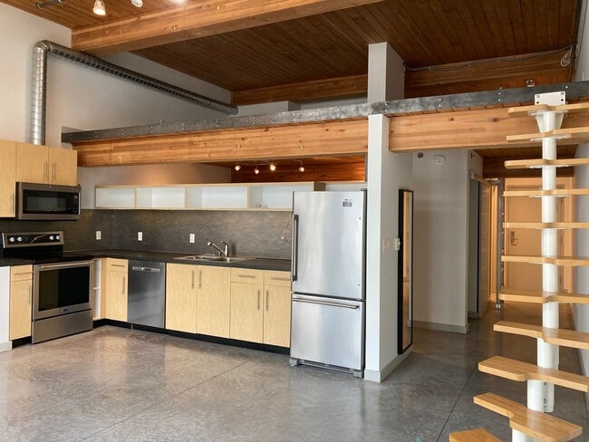 Building Photo - Veer Lofts ~ South Lake Union