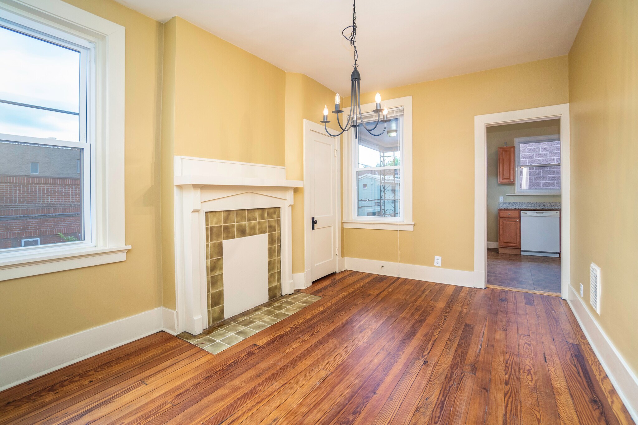 Dining room hardwood floor - 4121 Davison St