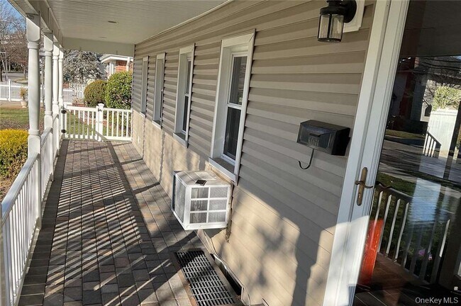 Building Photo - 49 Forest Ave