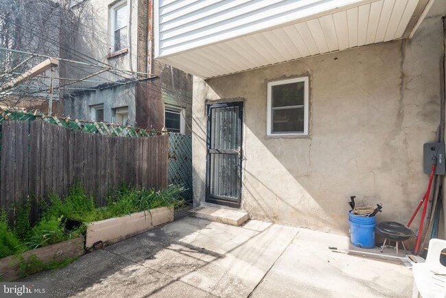 Building Photo - 3118 Haverford Ave