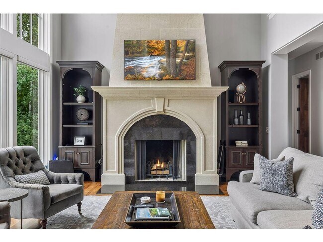 Building Photo - 15700 Portico Dr