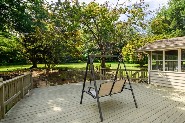Building Photo - 4512 Rutherford Way