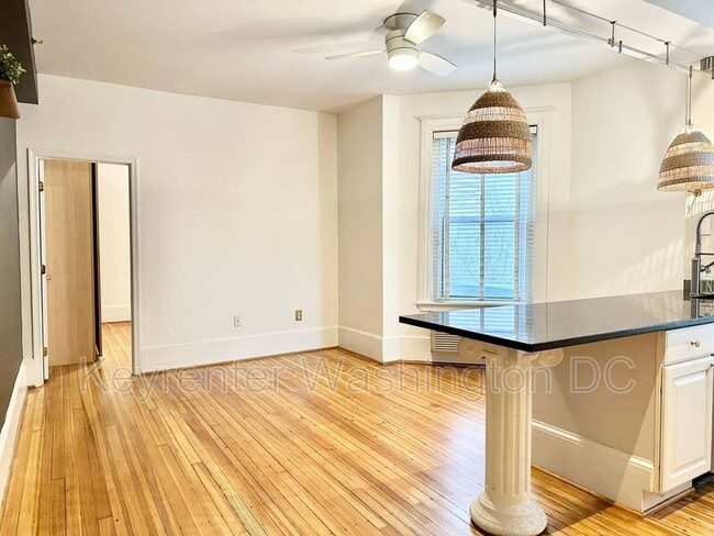 Building Photo - 3155 Mt Pleasant St NW