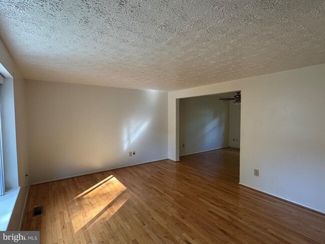 Building Photo - 12827 Framingham Ct