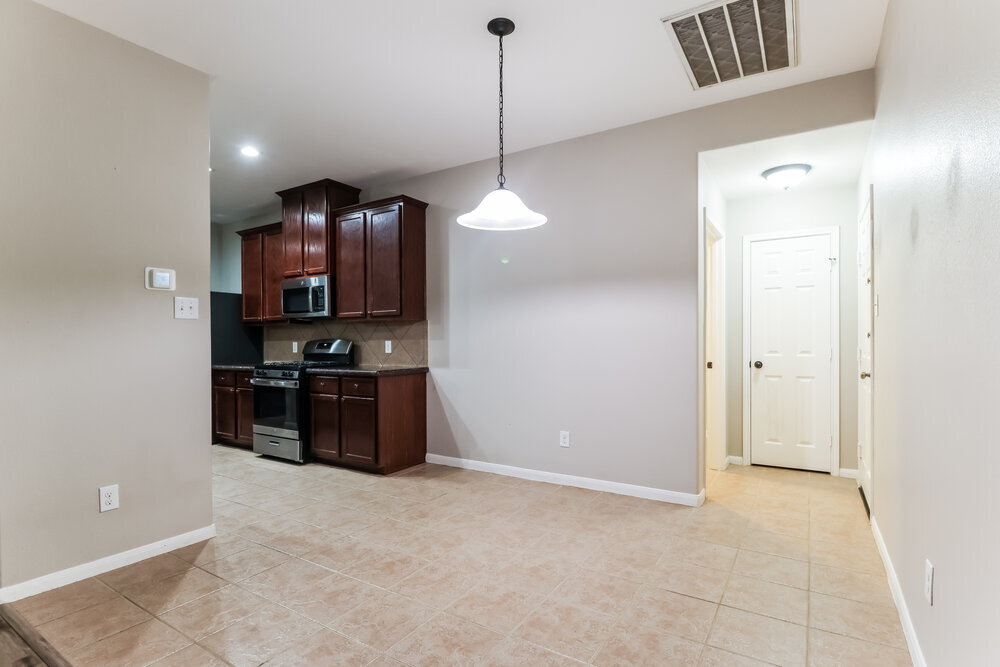 Building Photo - 2815 Lexington Park Dr