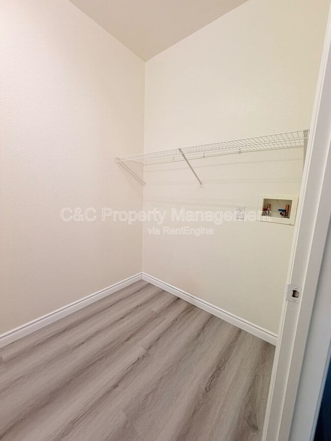 Building Photo - 24724 Ambervalley Ave