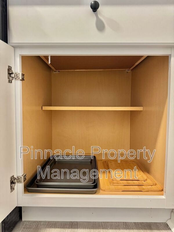 Building Photo - 2408 Lindenwood Dr