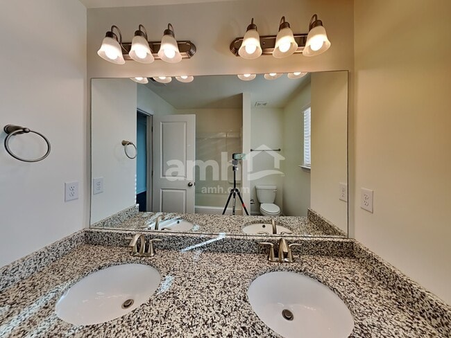 Building Photo - 300 Bourne St