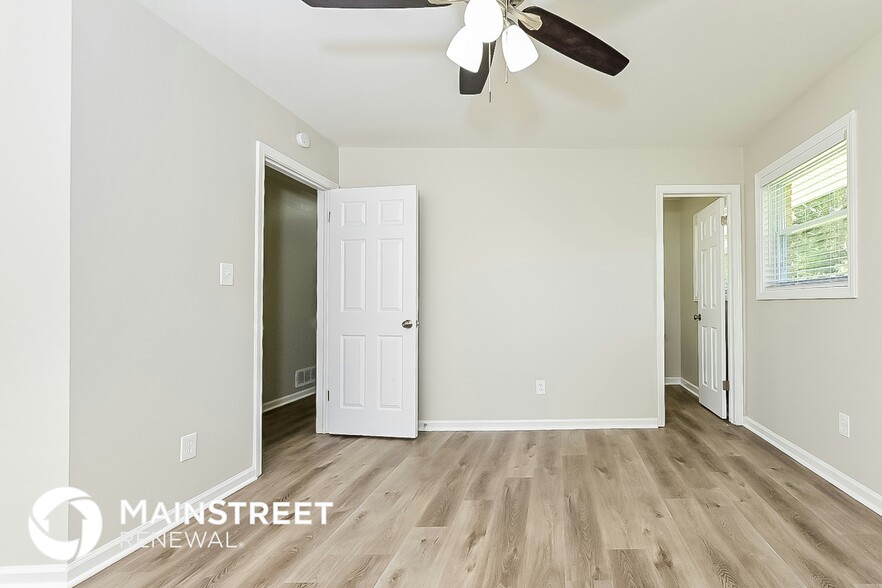 Building Photo - 2816 Knollview Dr