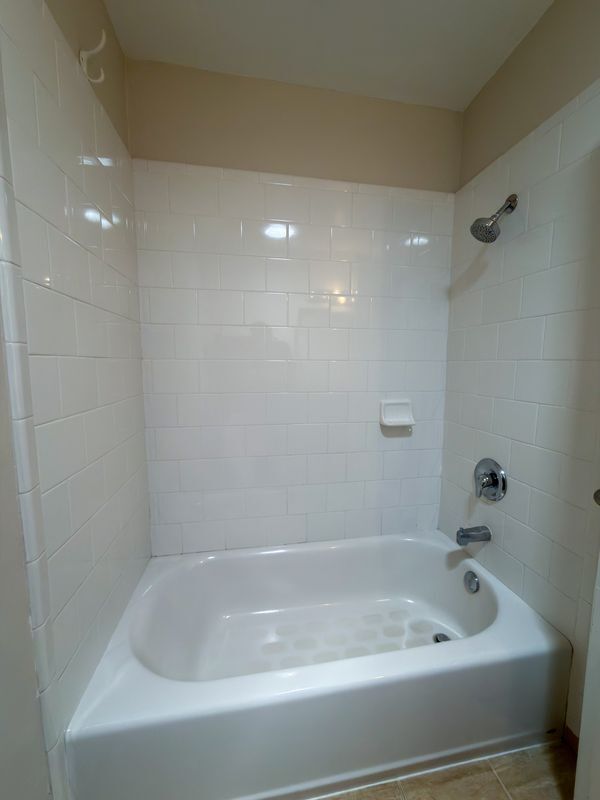Building Photo - 5445 Sunvalley Ct