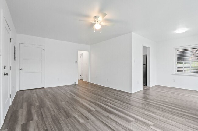 Building Photo - NEWLY RENOVATED APARTMENTS IN PRIME ALAMITOS BEACH