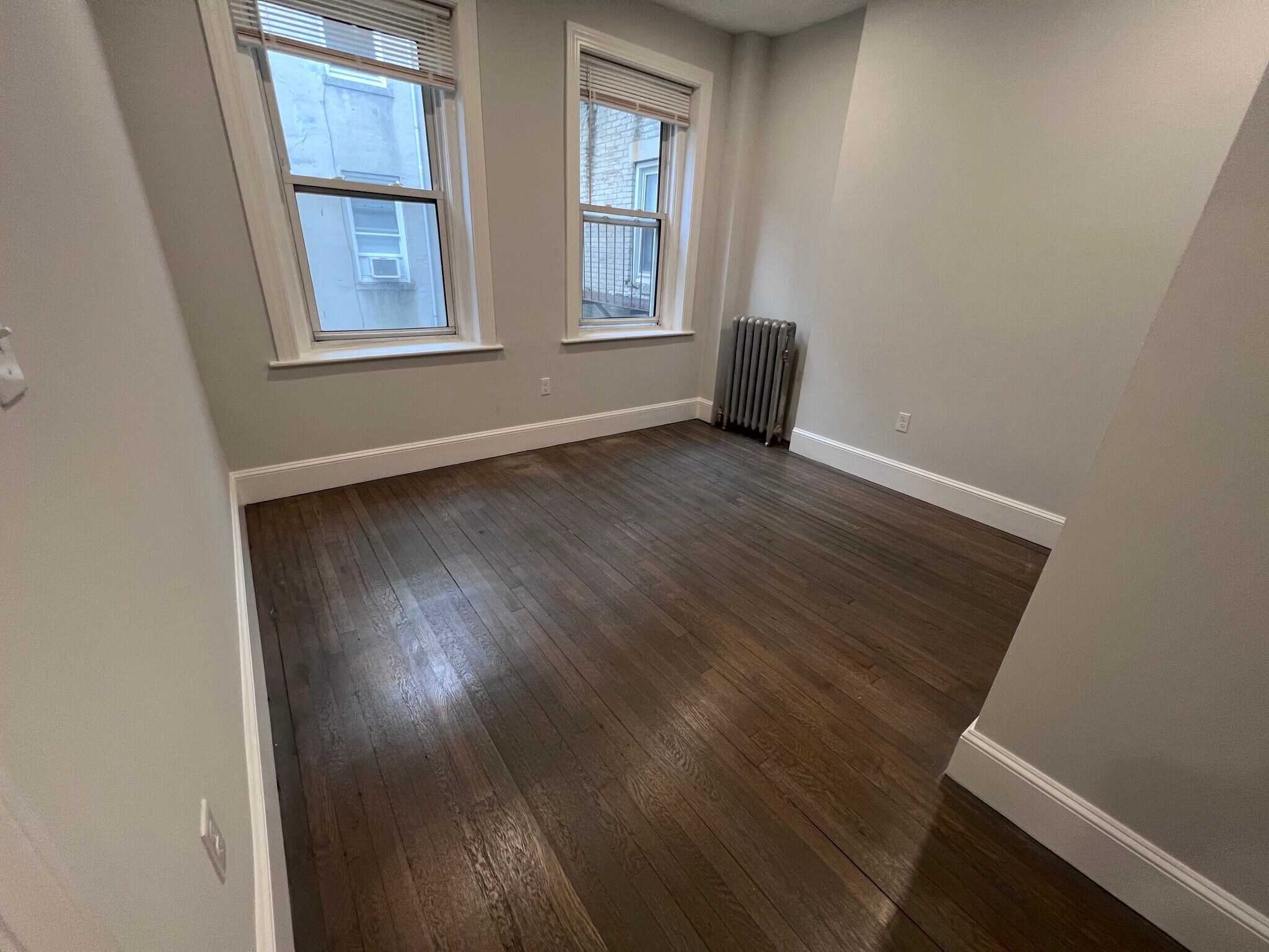 Building Photo - 132 Jersey St