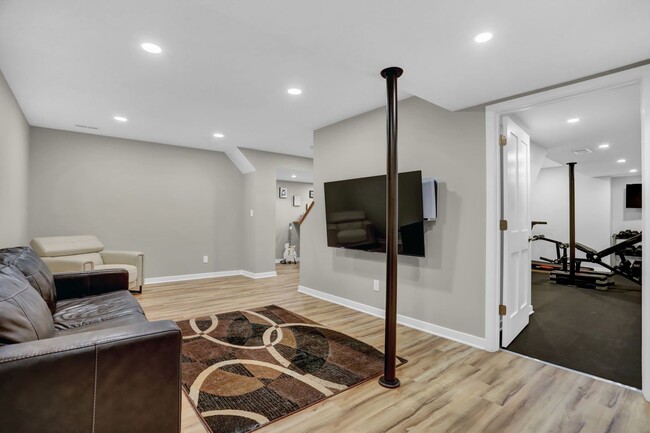 Building Photo - An Unbelievable Rental Opportunity – Grand...