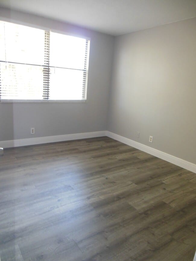 Building Photo - TWO BEDROOM TWO BATHROOM! WATERFRONT COMMUNITY