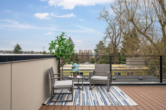 Building Photo - 34 W Cremona St