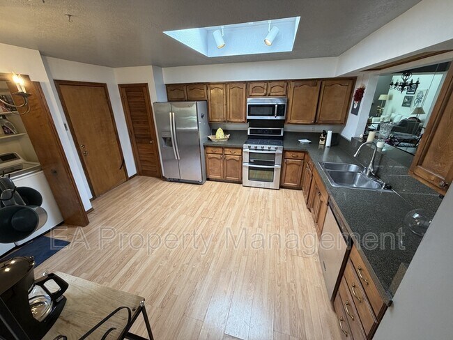 Building Photo - 4904 Purcell Dr NE