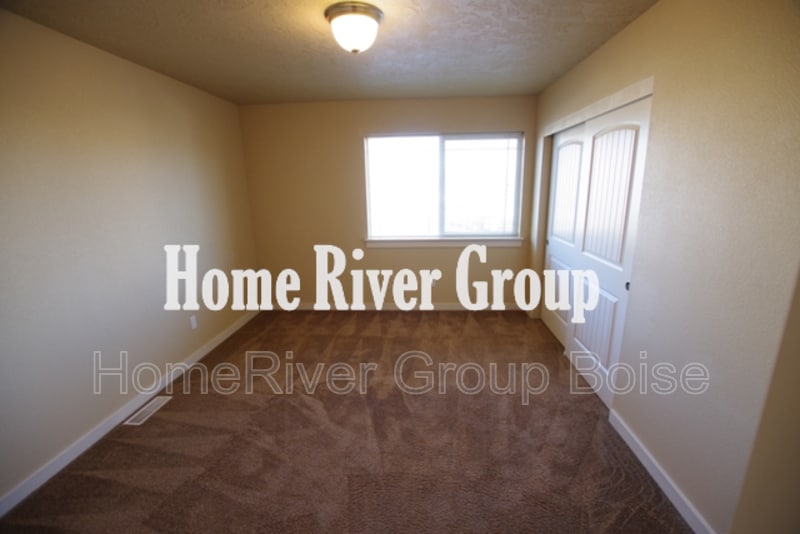 Building Photo - 9129 W Brogan Dr