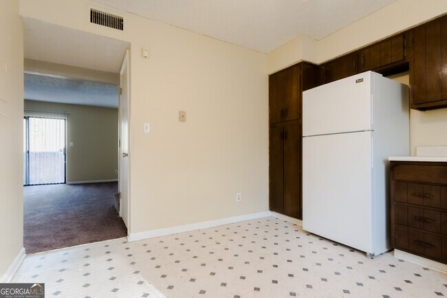 Building Photo - 8564 Creekwood Way