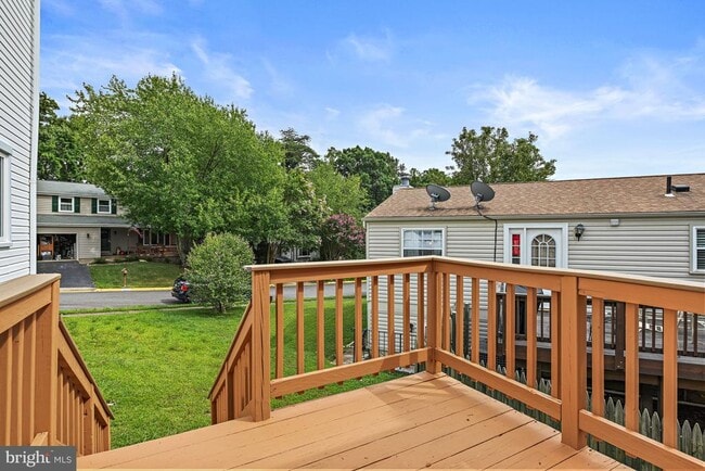 Building Photo - 9409 Mirror Pond Dr