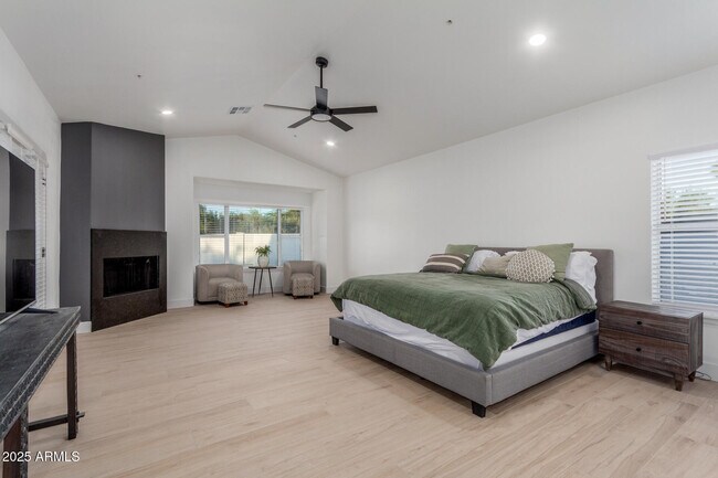 Building Photo - 8156 E Questa Rd