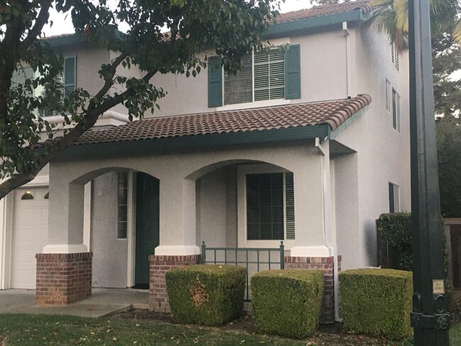 Building Photo - Gated Brookside Home With Pool and Spa