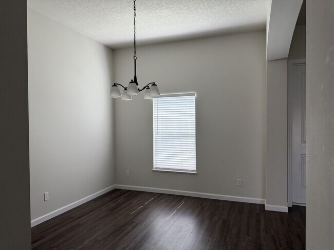 Building Photo - 4634 SW Athena Dr