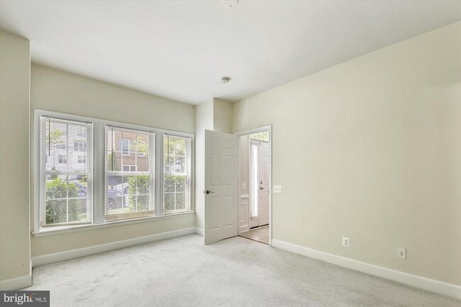 Building Photo - 14855 Potomac Branch Dr