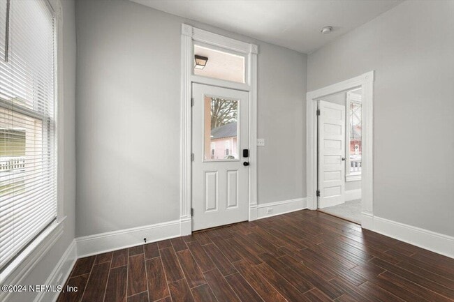 Building Photo - 1950 Redell St