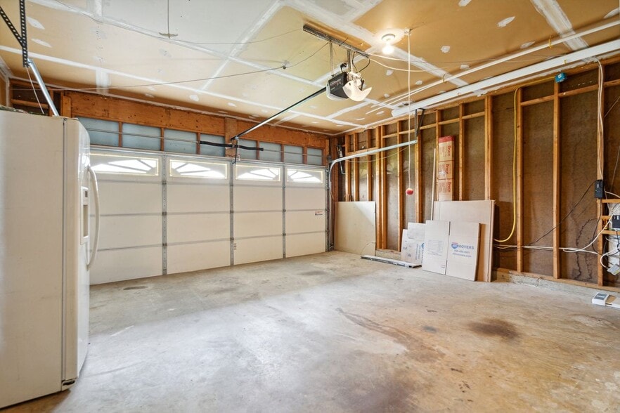 Building Photo - 5406 Lomax Way