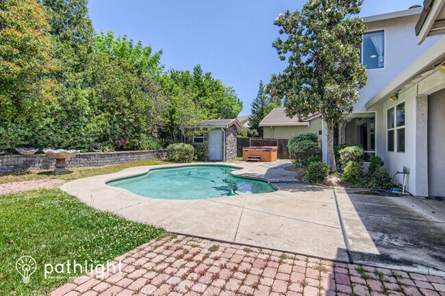 Building Photo - 6142 Big Bend Dr, Roseville, CA, 95678