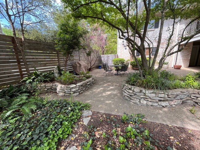Building Photo - 1514 Forest Trail