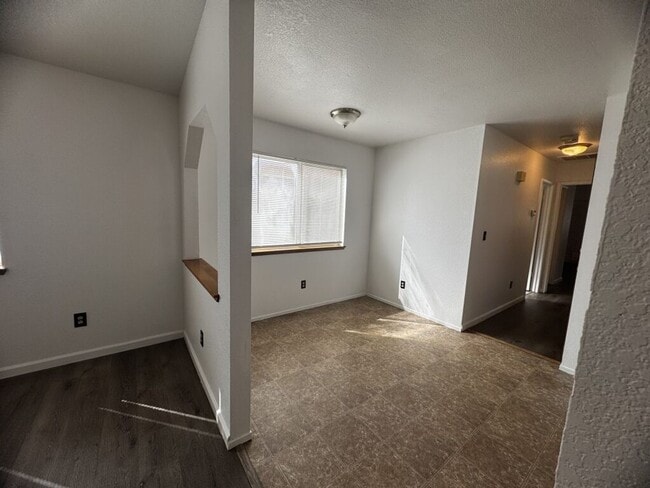 Building Photo - Charming 2 Bedroom, 1 Bath Home for Rent!