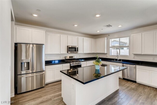 Building Photo - 1285 Jaya Peak Ct.