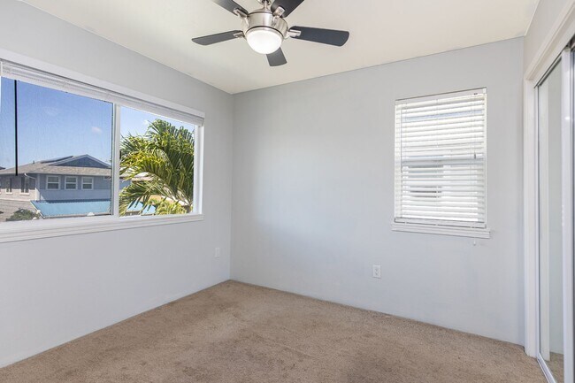 Building Photo - 3 bedroom, 2.5 bath, Garage Parkside by Gentry