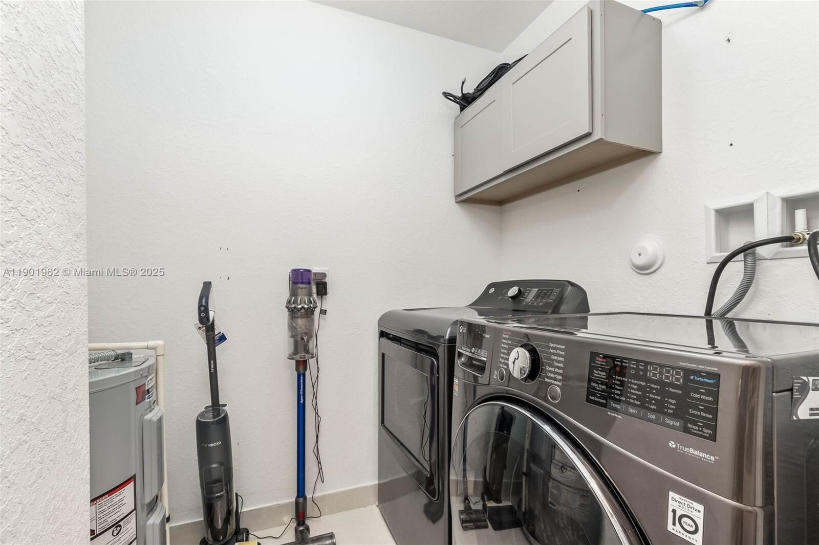 Building Photo - 2430 SW 145th Pl