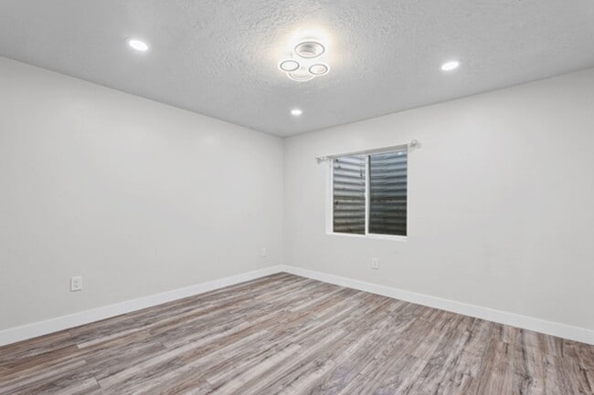 Building Photo - 2877 S Greenhead Dr