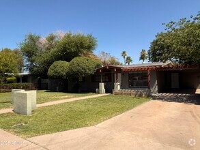 Building Photo - 1632 E Hudson Dr