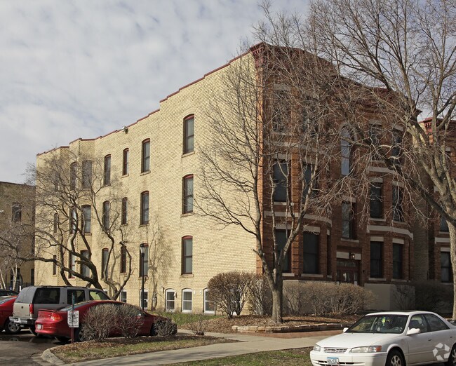 Building Photo - Cathedral Hill Homes