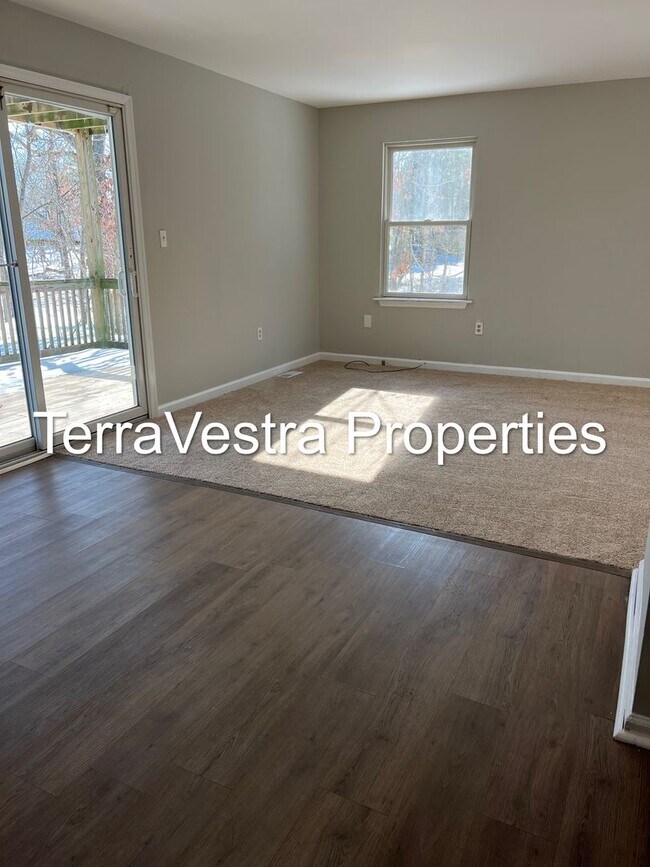 Building Photo - 1100-1102 Buck Street