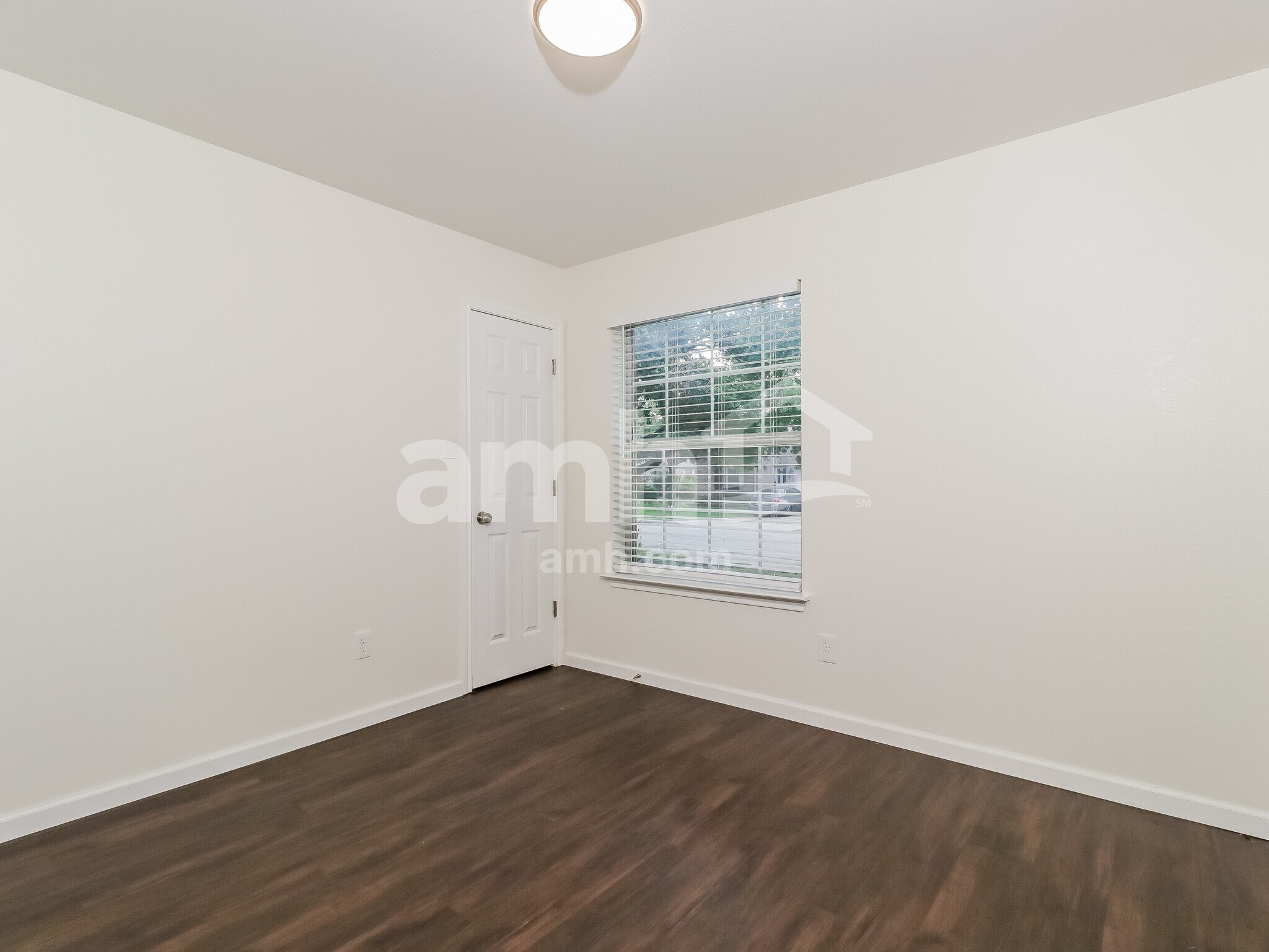 Building Photo - 118 Rinehardt St