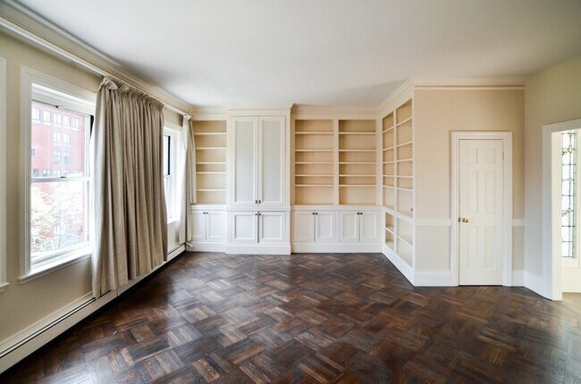 Building Photo - 175 Newbury St