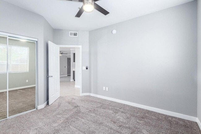 Building Photo - 3 bed remodeled  Old Town condo w/garage