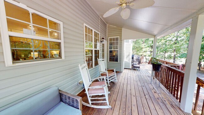 Building Photo - 5 Bedrooms with Golf Course Views in Carol...