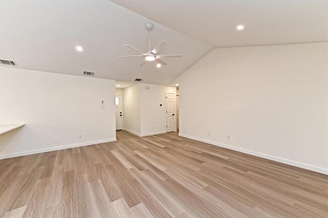 Building Photo - 1606 Normeadows Cir