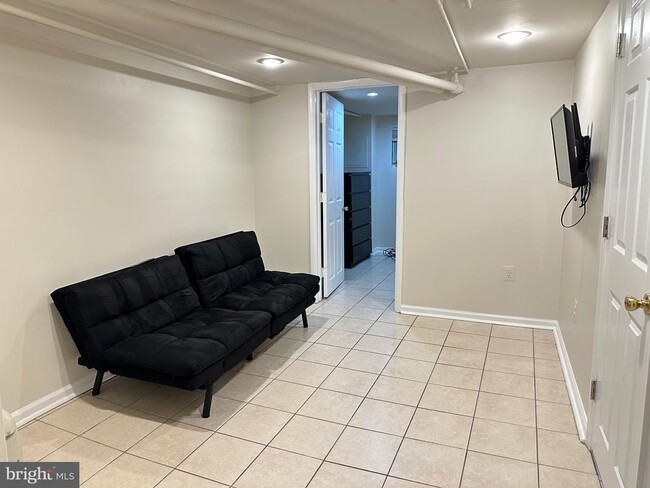 Building Photo - 3626 12th St NE