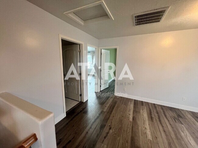 Building Photo - 258 Kestrel Dr