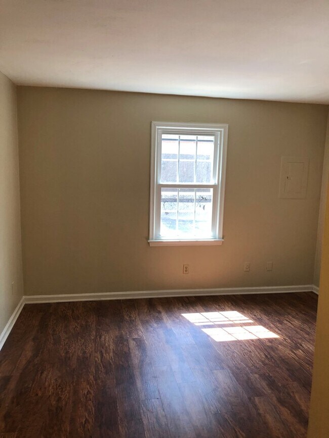 Building Photo - 1300 Stockley Gardens