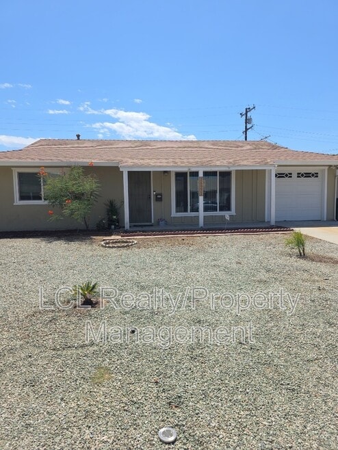 Building Photo - 26971 Pinehurst Rd