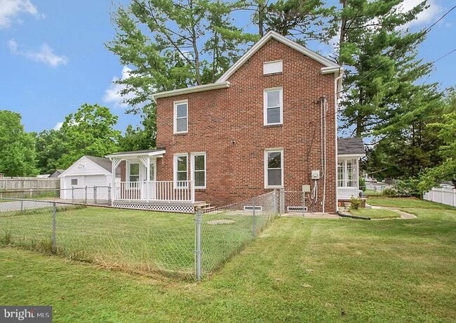 Building Photo - 8700 Maple Ave